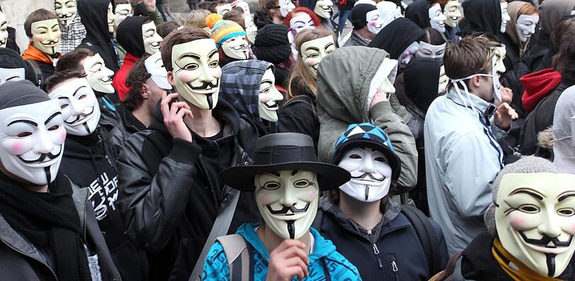 Affige Kostüme, witzige Plakate und viele Masken: Die Bilder von der Anti-ACTA-Demo in München