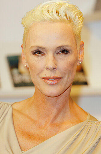 Ein "durchschnittlich dänisches" Leben hatte Brigitte Nielsen wohl nie: Als Kind wurde sie wegen ihrer Größe gemobbt und als "Giraffe" veräppelt. Als Erwachsene machte sie unter andem durch ihre Ehe mit Sylvester Stallone von sich Reden. In den letzten Monaten trat sie im RTL-Dschungelcamp auf und begleitete Richard Lugner zum Wiener Opernball.