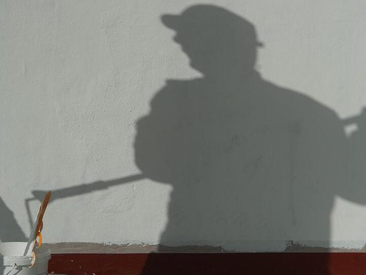 Maler auf einer Baustelle. Im vergangenen Jahr waren im Schnitt 44,8 Millionen Menschen erwerbstätig.