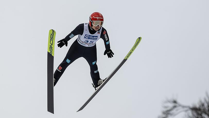 Skispringerin Katharina Althaus kam in Willingen mit Sprüngen über 133 und 149,5 Metern zum Sieg.