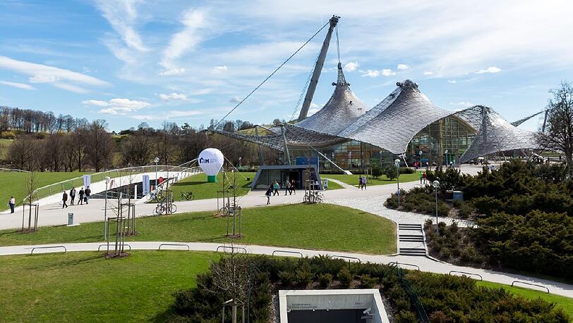 Auf in den Olympiapark: In der Kleinen Olympiahalle findet an diesem Wochenende zum dritten Mal die MÜNCHNER IMMOBILIEN MESSE statt. Auf in den Olympiapark: In der Kleinen Olympiahalle findet an diesem Wochenende zum dritten Mal die MÜNCHNER IMMOBILIEN MESSE statt.