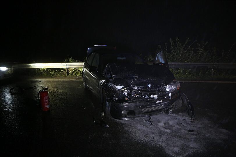 Der Sohn des Lkw-Fahrers musste mit ansehen, wie sein Fahrer überfahren wurde. Bilder vom Unfallort.