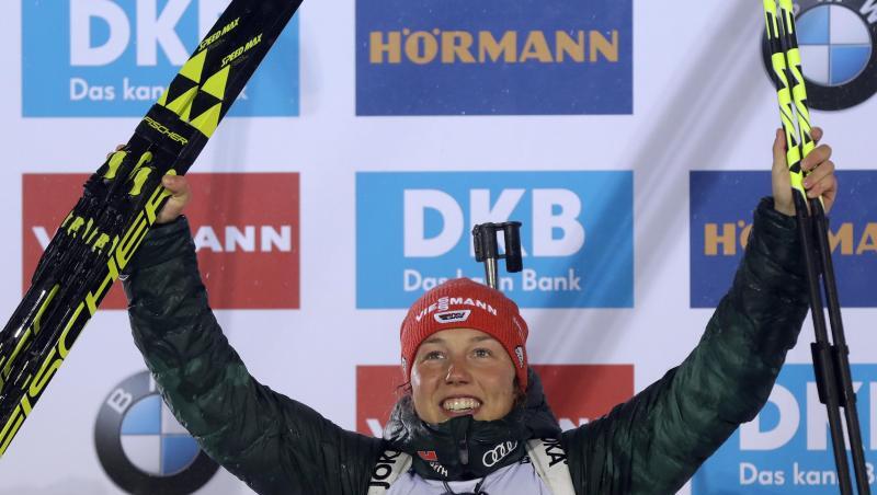 In Nove Mesto feiert Laura Dahlmeier beim Weltcup einen Einstand nach Maß. In Nove Mesto feiert Laura Dahlmeier beim Weltcup einen Einstand nach Maß.
