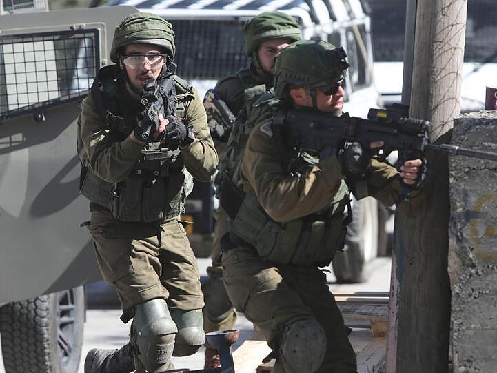 Eskalation in Bethlehem: Israelische Soldaten zielen auf palästinensische Demonstranten.