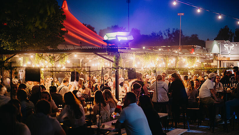 Neue Energie tanken l&auml;sst sich im Craft Biergarten oder in der Brasserie.