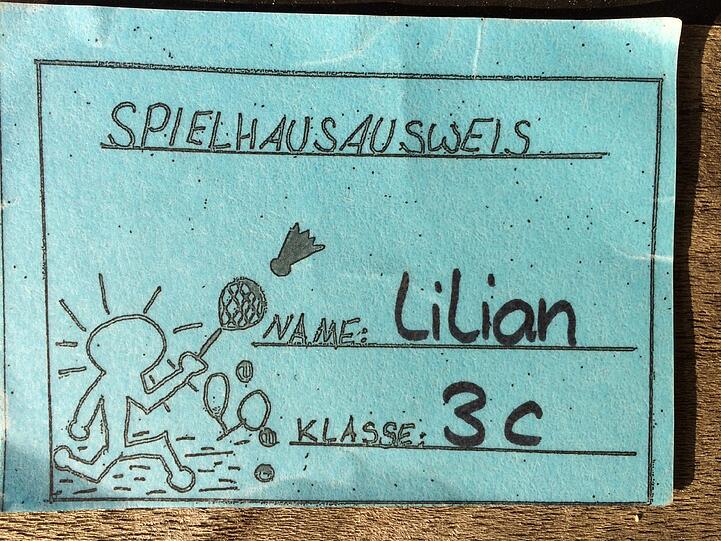 Der Elternverein Oberföhring hat in den letzten zehn Jahren viel auf die Beine gestellt, etwa Spielgeräte angeschafft, oder eine Leseecke eingerichtet. Zum Jubiläum gibt's Brezen.