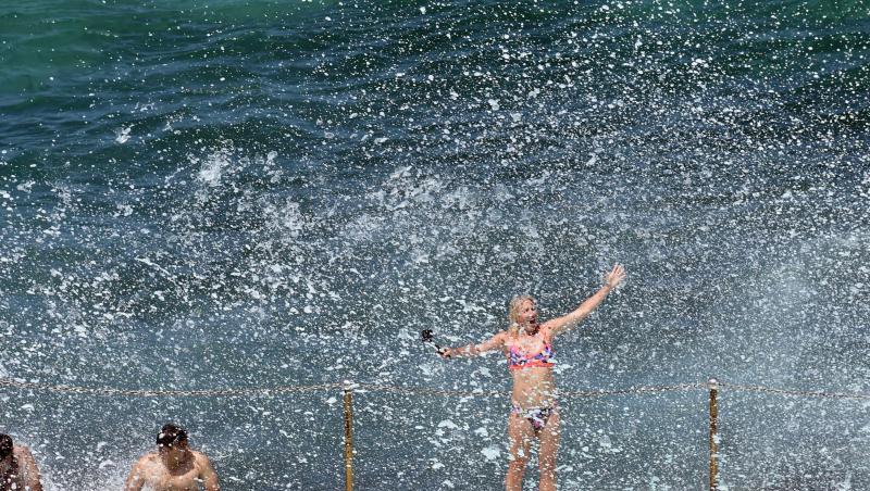 Die Hitzewelle Down Under dauert bereits seit Weihnachten an. Die Strände sind voll, die Klimaanlagen laufen auf Hochtouren. Die Hitzewelle Down Under dauert bereits seit Weihnachten an. Die Strände sind voll, die Klimaanlagen laufen auf Hochtouren.