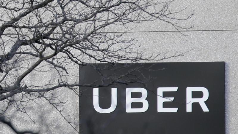 Der Fahrdienst-Vermittler Uber hat zum Jahresende starkes Wachstum verzeichnet, ist aber noch tiefer in die roten Zahlen geraten.