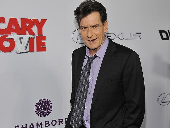 Charlie Sheen will Brett Rossi in Zukunft den Kinder-Traum erfüllen