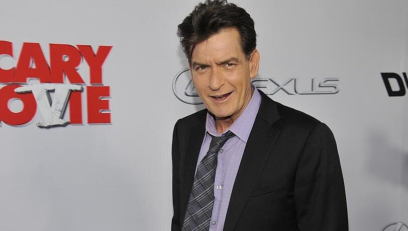 Charlie Sheen will Brett Rossi in Zukunft den Kinder-Traum erfüllen Charlie Sheen will Brett Rossi in Zukunft den Kinder-Traum erfüllen