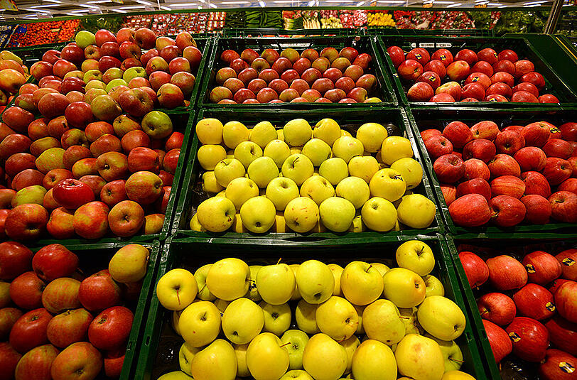 Vor allem Obst und Gemüse sind teurer geworden - die Verbraucherpreise in Bayern sind leicht angestiegen. (Archivbild)