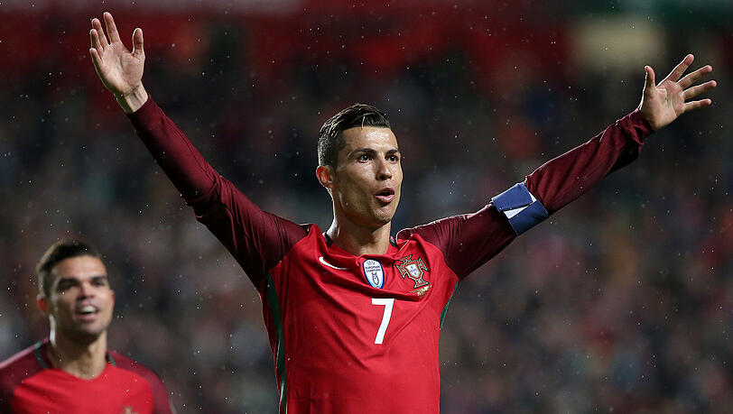 Cristiano Ronaldo erzielte zwei Treffer für Portugal und ist nun mit 70 Toren in 132 Länderspielen der vierterfolgreichste Nationalmannschaftsschütze Europas. Cristiano Ronaldo erzielte zwei Treffer für Portugal und ist nun mit 70 Toren in 132 Länderspielen der vierterfolgreichste Nationalmannschaftsschütze Europas.
