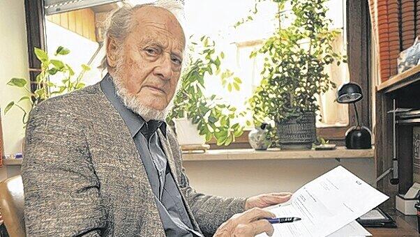 1000 Euro monatlich braucht Alfred Horné. Die Bank teilte ihm mit, er solle die „Zahlung auf anderem Wege sicherstellen“.Foto: Feindt 1000 Euro monatlich braucht Alfred Horné. Die Bank teilte ihm mit, er solle die „Zahlung auf anderem Wege sicherstellen“.Foto: Feindt