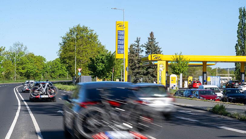 Preisunterschiede je nach Tankstelle sind laut Kartellamt momentan sehr stark (Archivbild)