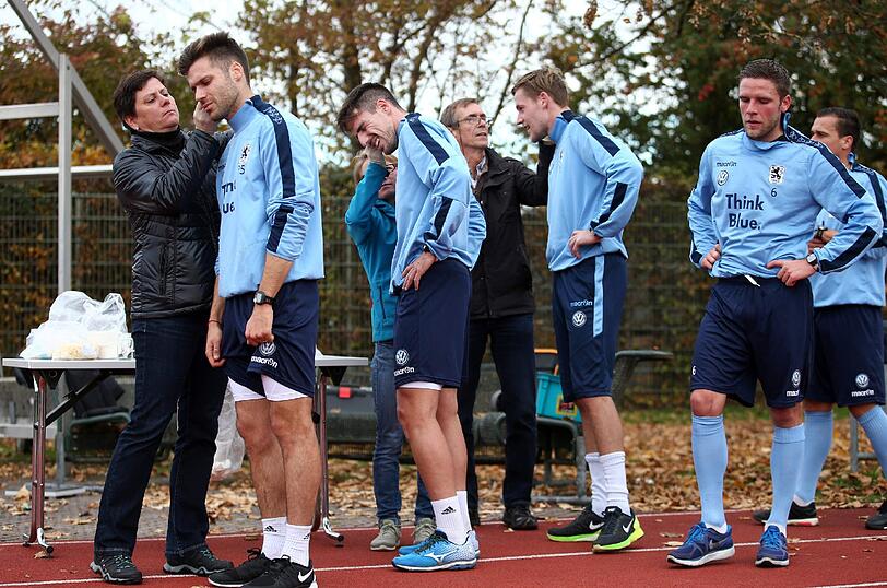 Pieksen und laufen: Die Spieler des TSV 1860 beim Laktattest am Olympiagelände. Klicken Sie sich durch die Bilder.