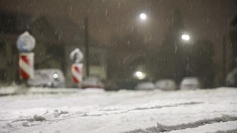 In der Nacht zu Donnerstag hat es in einigen Regionen weiter geschneit.