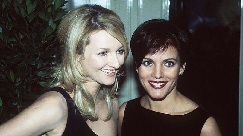 TV-Frauen unter sich: Frauke Ludowig 1998 mit ihrer Kollegin Birgit Schrowange.
