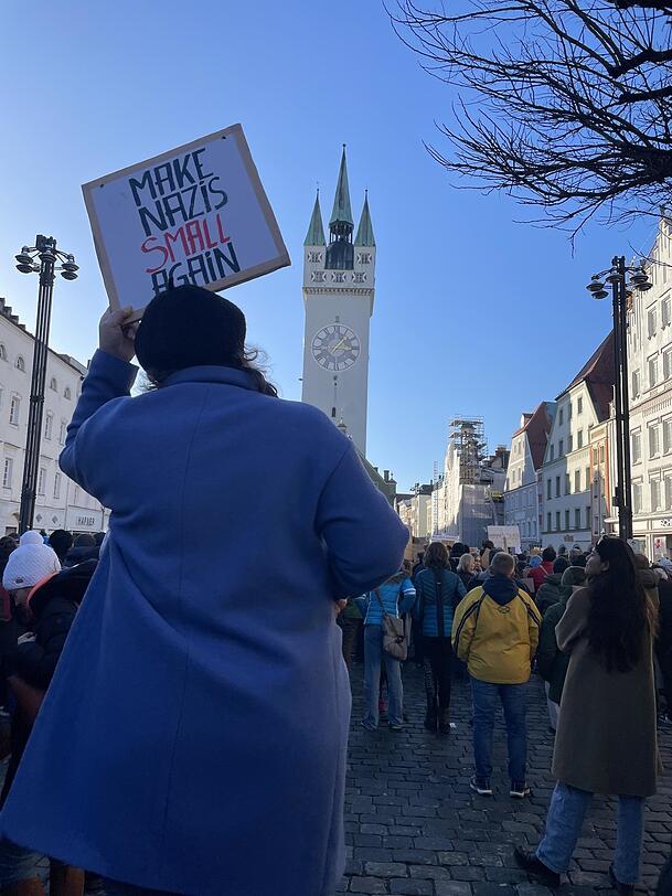 3000 Menschen sind am Samstag nach Straubing gekommen. Eine von ihnen ist Anja Bade-Kahlenberg. 3000 Menschen sind am Samstag nach Straubing gekommen. Eine von ihnen ist Anja Bade-Kahlenberg.