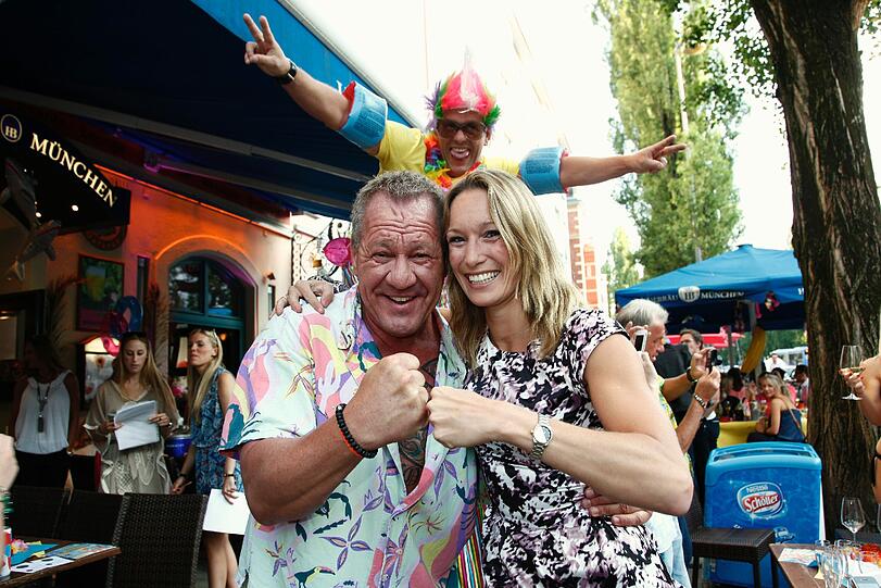 Weitere Bilder von der sexy Bikini-Party bei Hugo Bachmaier.