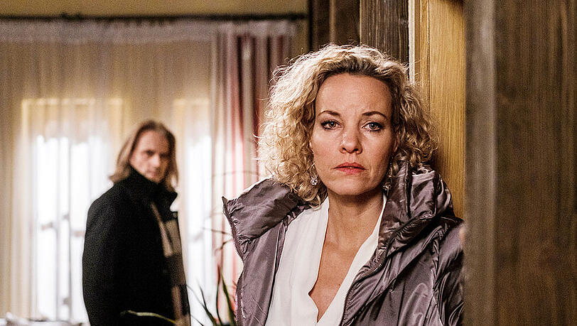 "Sturm der Liebe": Natascha stellt Michael ein Ultimatum. "Sturm der Liebe": Natascha stellt Michael ein Ultimatum.