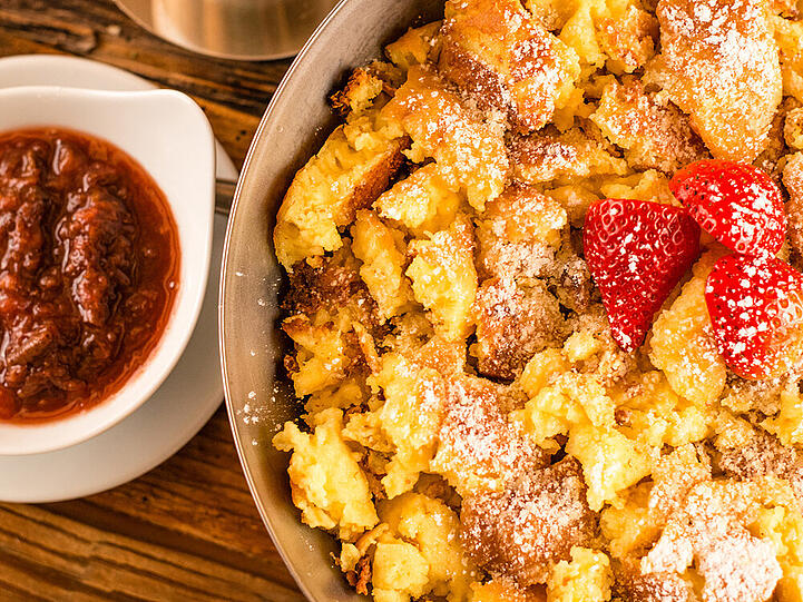 Den perfekten Kaiserschmarren gibt es auf der Gasteiner Gamskarkogelhütte