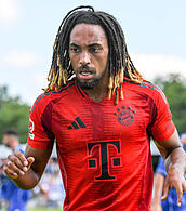 Abwehrspieler des FC Bayern: Sacha Boey.