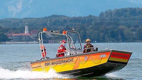 Die Wasserwacht am Starnberger See bei einer Übung. In diesem Jahr werden die Retter zu besonders vielen Einsätzen gerufen.