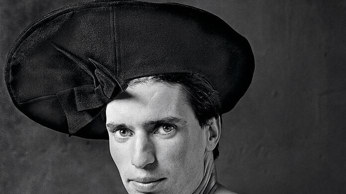 Mit Barett grüßt Rembrandt aus der Serie "Ladies Hats" von 1985 - hier "Hennie".