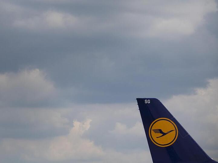 Lufthansa-Chef Carsten Spohr hat "tiefgreifenden Restrukturierungen" angekündigt.