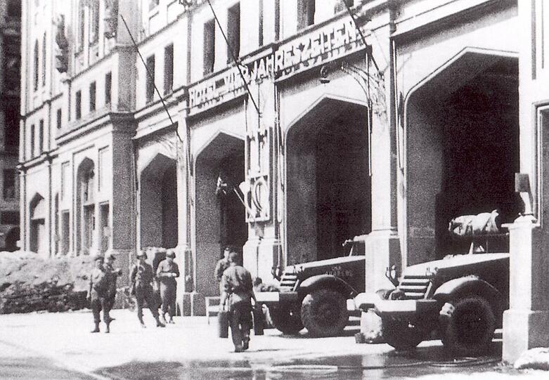 ...und 1945 kurz nach dem 2. Weltkrieg. Mit im Bild: amerikanische Besatzungskräfte.