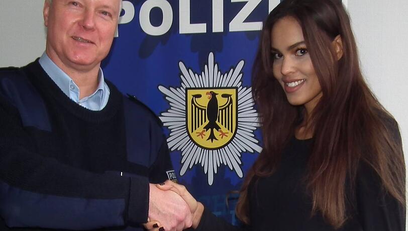 Die Tasche ist wieder da: Die Leimenerin Jill Diana Asemota freut sich. Die Tasche ist wieder da: Die Leimenerin Jill Diana Asemota freut sich.