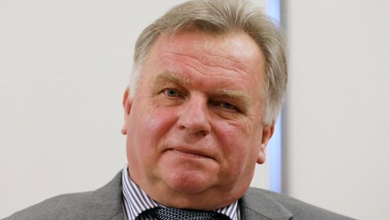 Der ehemalige Bundesverkehrsminister Günther Krause (CDU) hat das RTL-Dschungelcamp verlassen.