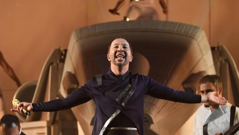 Der Schweizer Musiker DJ BoBo steht im Europapark beim Start seiner neuen Tournee "KaleidoLuna" auf der Bühne. Mehr als 2000 Zuschauer verfolgen den Auftritt des 51-jährigen Schweizers. Der Schweizer Musiker DJ BoBo steht im Europapark beim Start seiner neuen Tournee "KaleidoLuna" auf der Bühne. Mehr als 2000 Zuschauer verfolgen den Auftritt des 51-jährigen Schweizers.