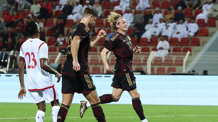 Niclas Füllkrug (M) schoss das einzige Tor der DFB-Elf beim 1:0 im Oman.