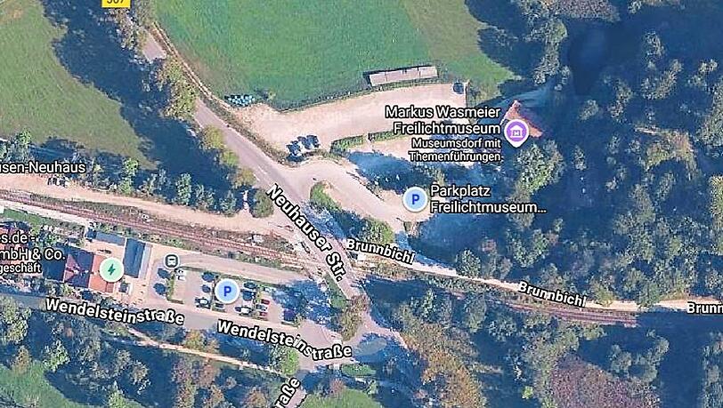 Der Bahnübergang an der Neuhauser Straße ist bis 21. August gesperrt. Hier ist auch das Freilichtmuseum an der B307 zu sehen.