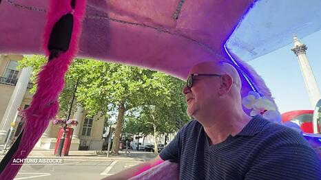 Bei einer Taxi-Fahrt durch London entgeht Giesel nichts. Auch nicht die "Wodkafahne" des Fahrers.