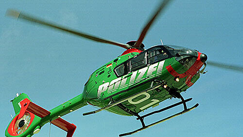 Mit einem Hubschrauber wurde der Tote abtransportiert Mit einem Hubschrauber wurde der Tote abtransportiert