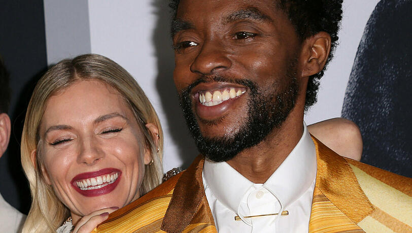 Chadwick Boseman und Sienna Miller bei der Premiere von "21 Bridges" Chadwick Boseman und Sienna Miller bei der Premiere von "21 Bridges"