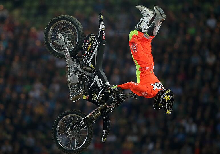 Am Samstag haben die X-Fighters in München Station gemacht - und spektakuläre Stunts gezeigt. Mit von der Partie beim letzten Stopp vor dem Finale in Sydney: Die Stars der Szene rund um den Spanier Dany Torres.