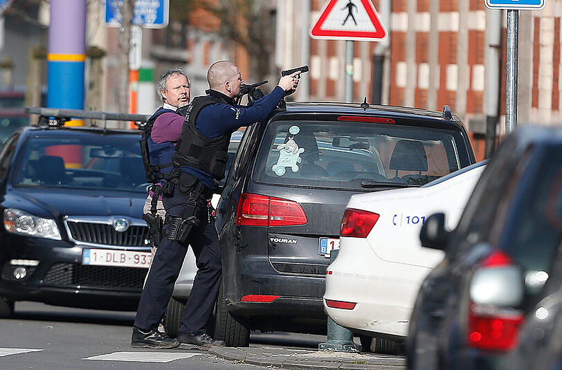 In Brüssel kam es zu einer Schießerei zwischen Polizisten und Terrorismusverdächtigen.