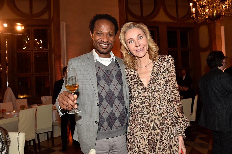 Osh Agabi (Koniku), Michaela de Pury (de Pury)