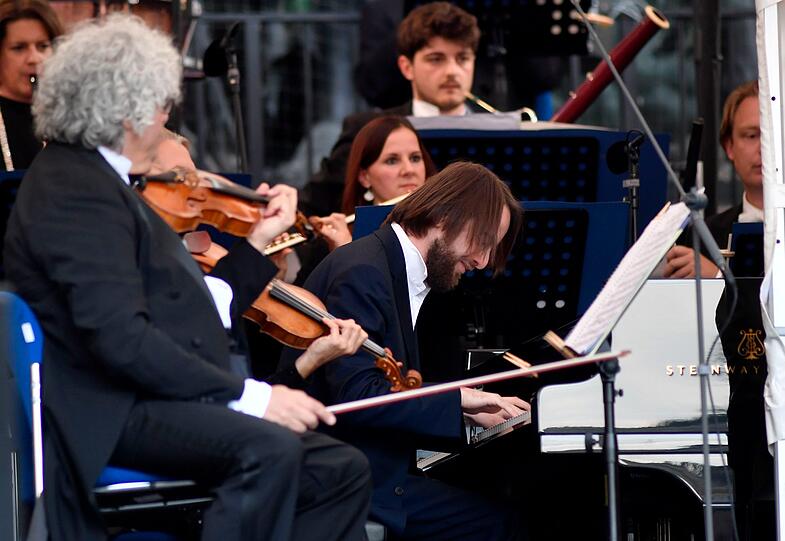 Triumph mit Beethoven: Daniil Trifonov und Valery Gergiev bei &bdquo;Klassik am Odeonsplatz&ldquo;.
