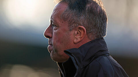 Konsternierter Blick, die Lippen vielsagend verkniffen: Markus Kauczinski und die L&ouml;wen k&ouml;nnen den Aufstiegstraum begraben.