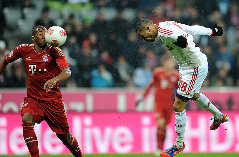 Schluss köpft Sidney Sam bei einem Konter Jérôme Boateng so an, dass der Ball unhaltbar für Manuel Neuer im Kasten einschlägt. Ausgerechnet Jupp Heynckes Ex-Klub beendet damit die Serie der Münchner.