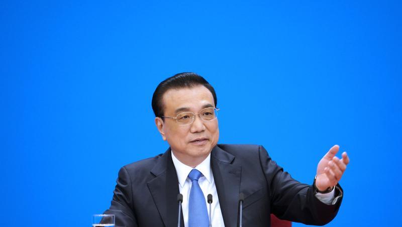 Chinas Ministerpräsident Li Keqiang: "Wir müssen sicherlich starke Maßnahmen ergreifen, um mit den steigenden Unsicherheiten fertig zu werden". Chinas Ministerpräsident Li Keqiang: "Wir müssen sicherlich starke Maßnahmen ergreifen, um mit den steigenden Unsicherheiten fertig zu werden".