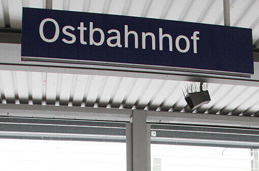 Alles nur erfunden: Auf dieser Toilettenanlage am Ostbahnhof soll die Vergewaltigung stattgefunden haben. In Wirklichkeit hatte die junge Frau Sex mit einem "Kumpel" ihres Freunden.