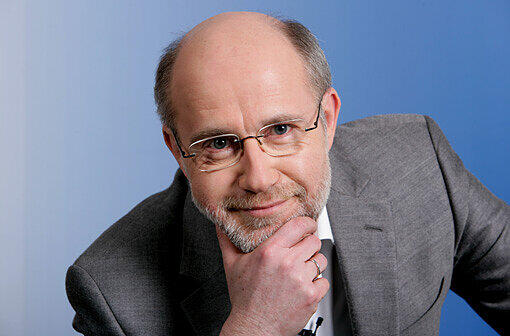 Harald Lesch lehrt Theoretische Astrophysik an der Ludwig-Maximilians-Universität München. Er ist der "Hochschullehrer des Jahres 2011".