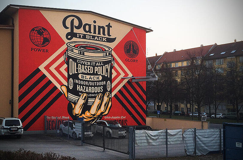 Kunst von Shepard Fairey in der Landshuter Allee.