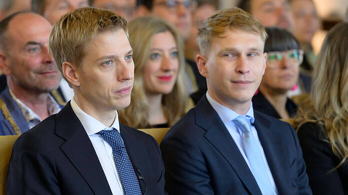 Festliche Er&ouml;ffnungssitzung des M&uuml;nchner Stadtrats: Oberb&uuml;rgermeister Dominik Krause und sein Partner Sebastian M&uuml;ller (rechts).