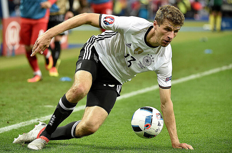 Thomas Müller: Note 5+. Die komisch-tragische Figur. Immer gut gelaunt, immer motivierend. Hat die EM-Seuche. Zwei Turniere, kein Treffer. Seine Zeit kommt 2018 in Russland, schon zehn WM-Treffer.